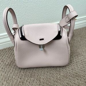 Sophisticated Light Pink Shoulder Bag